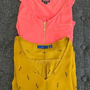 Set of 2 Women’s V-Neck, Sleeveless Tank, Size XL.